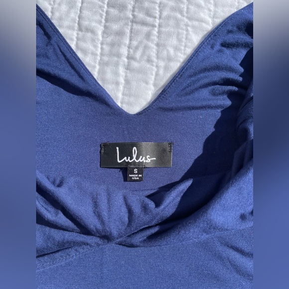 Lulus navy v neck body suit size s - Picture 2 of 3